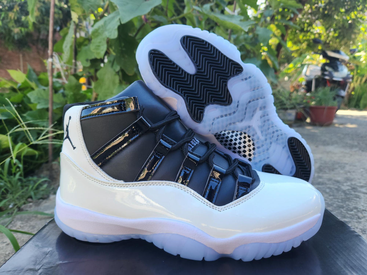 Air Jordan 11 New White Black Sneakers