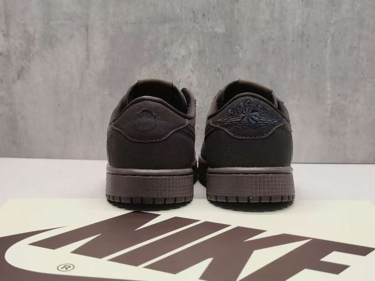 Travis Scott x Air Jordan 1 Low OG SP Dark Brown Reverse Swoosh 9.0 Sneakers