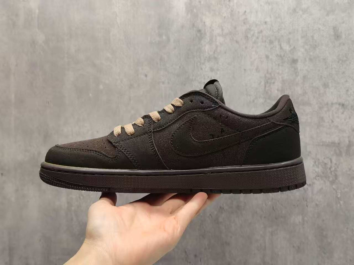 Travis Scott x Air Jordan 1 Low OG SP Dark Brown Reverse Swoosh 9.0 Sneakers