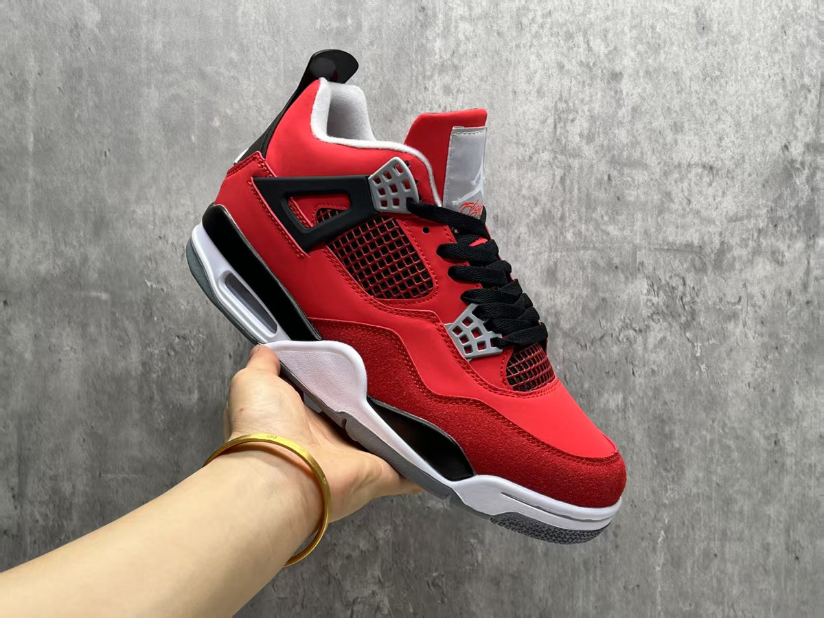 Air Jordan 4 Retro Bulls Sneakers