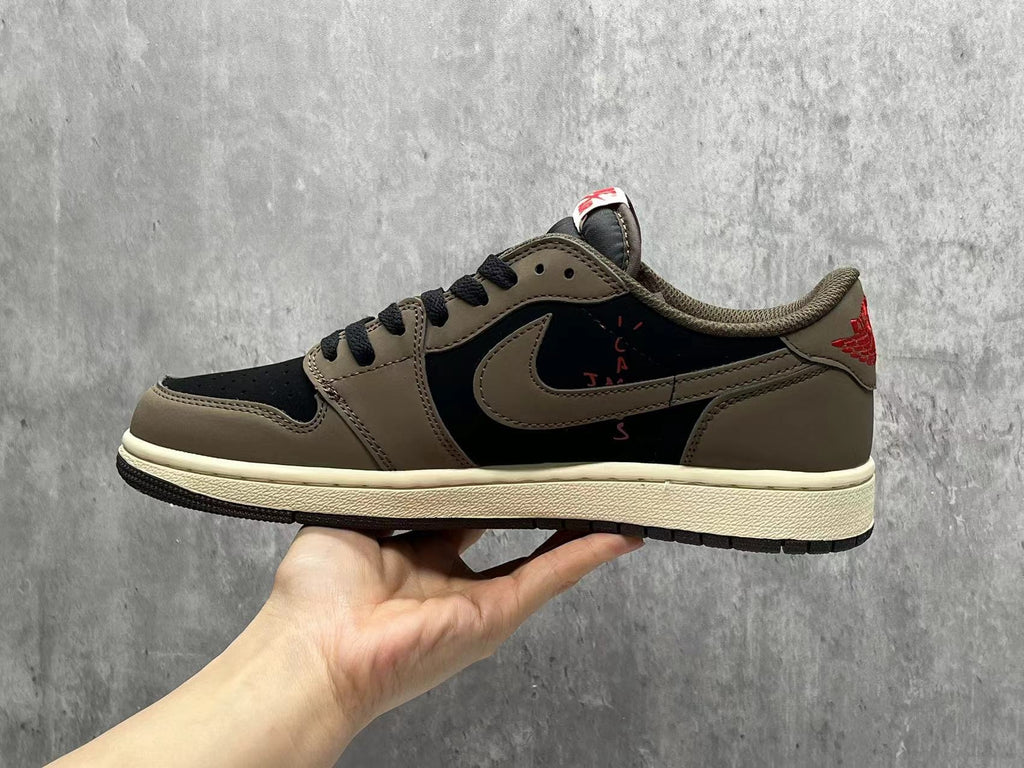 Travis Scott x Air Jordan 1 Low OG SP Reverse Swoosh Sneakers